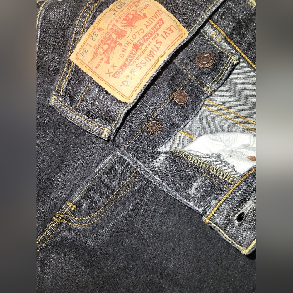 501 button fly Levi's